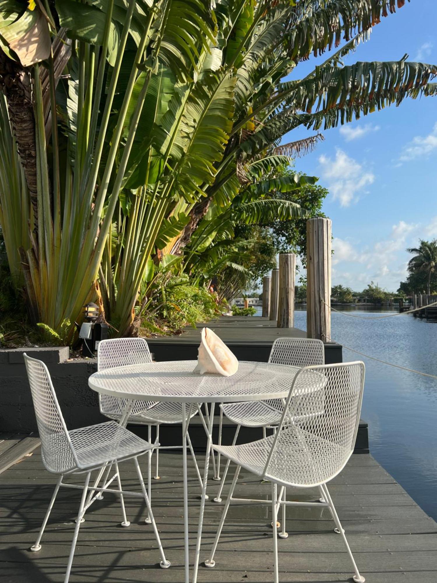 New! Waterfront Heated Pool, Fishing Pier, Designer Touches, 2mi To * Fort Lauderdale