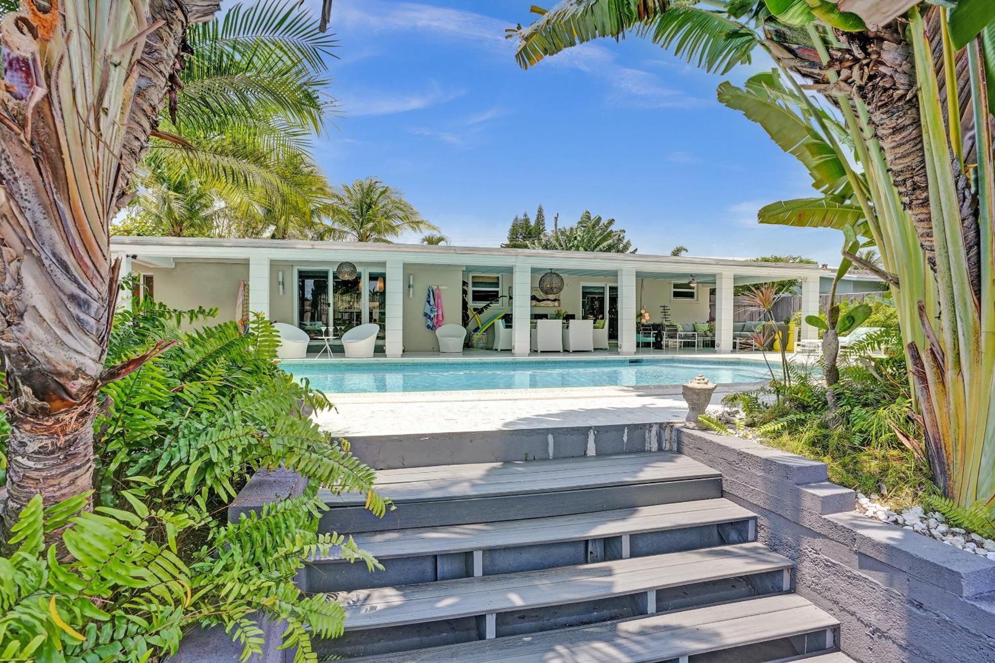 New! Waterfront Heated Pool, Fishing Pier, Designer Touches, 2mi To *