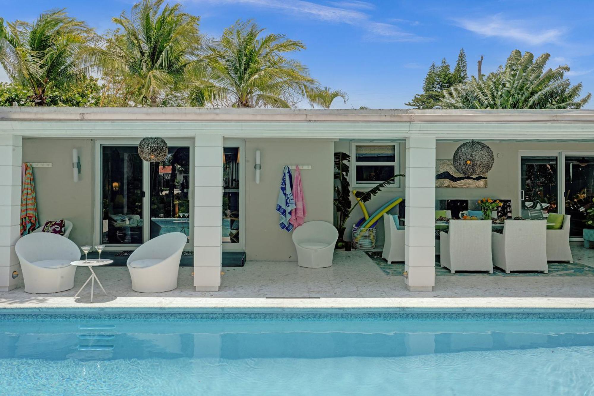 New! Waterfront Heated Pool, Fishing Pier, Designer Touches, 2mi To Holiday home *