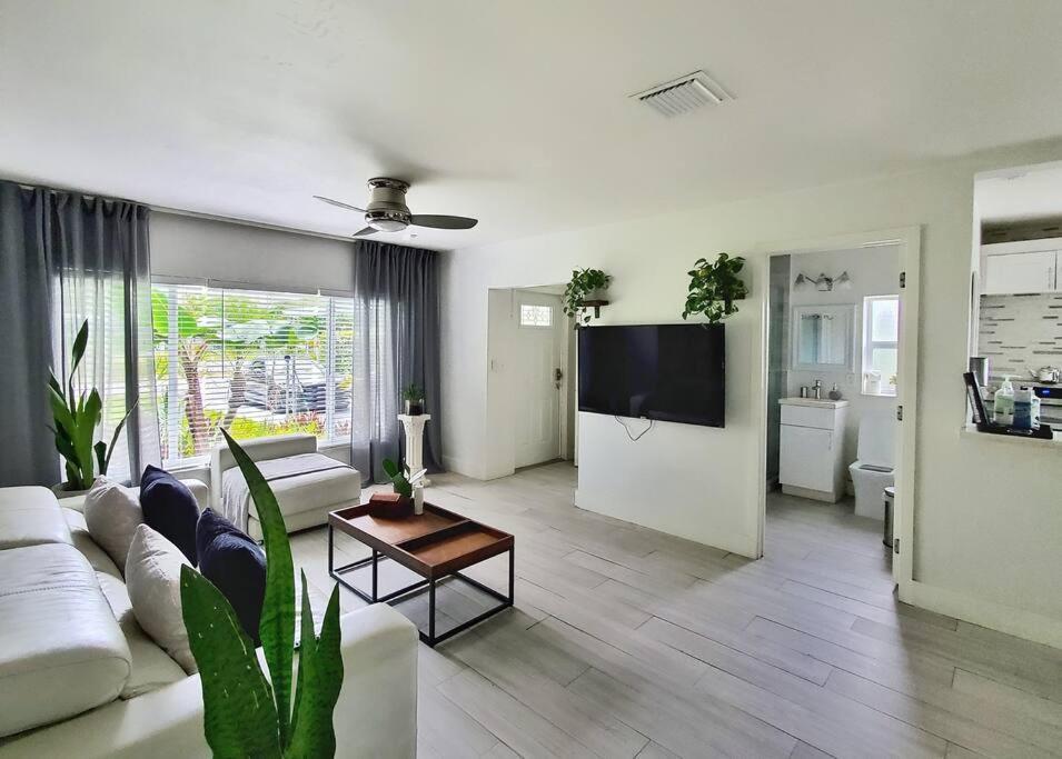 Private Paradise With Lap Pool Close To The Center Holiday home Fort Lauderdale