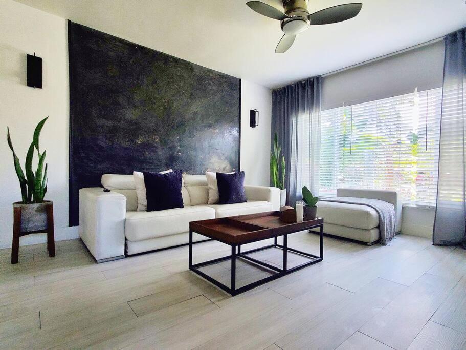 Private Paradise With Lap Pool Close To The Center Fort Lauderdale