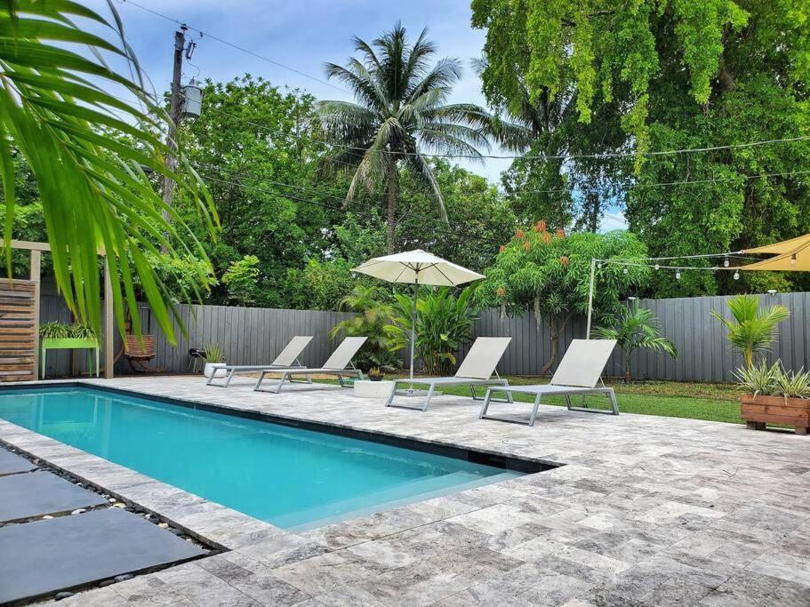 Private Paradise With Lap Pool Close To The Center Fort Lauderdale