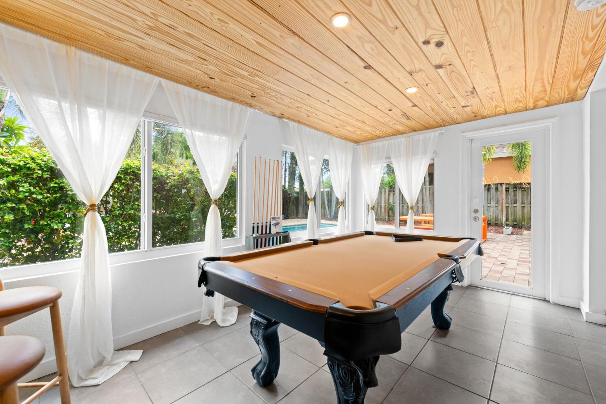 Holiday home 3br Villa! Amazing Pool, Bbq, Billiards, Near Beach!! Fort Lauderdale