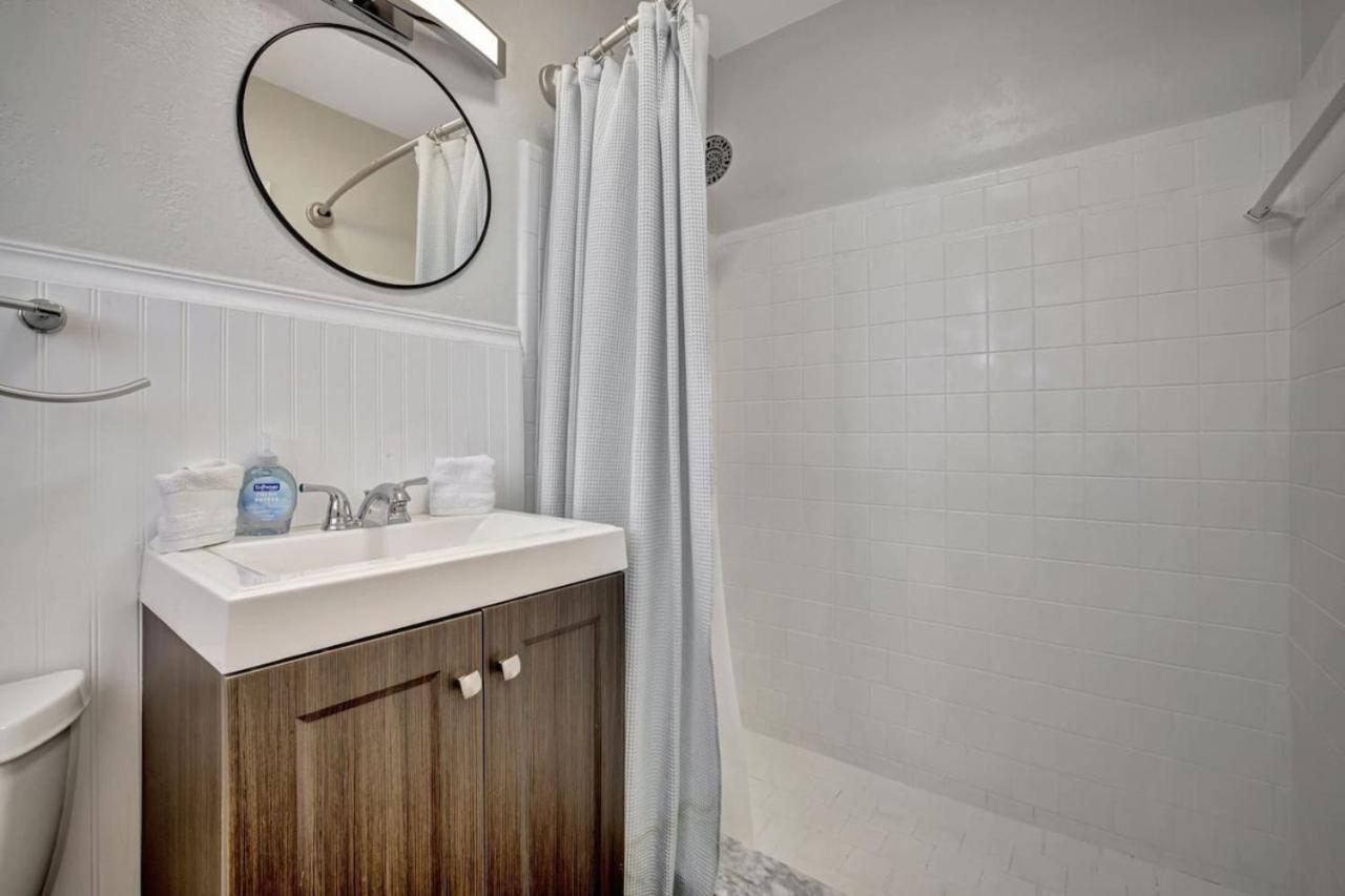 Holiday home Stylish 2br 3ba With Heated Pool Walkable Fort Lauderdale