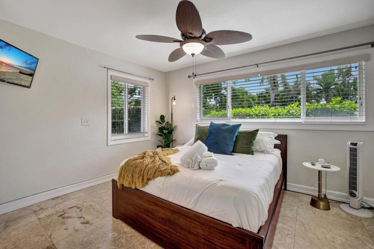 Stylish 2br 3ba With Heated Pool Walkable *