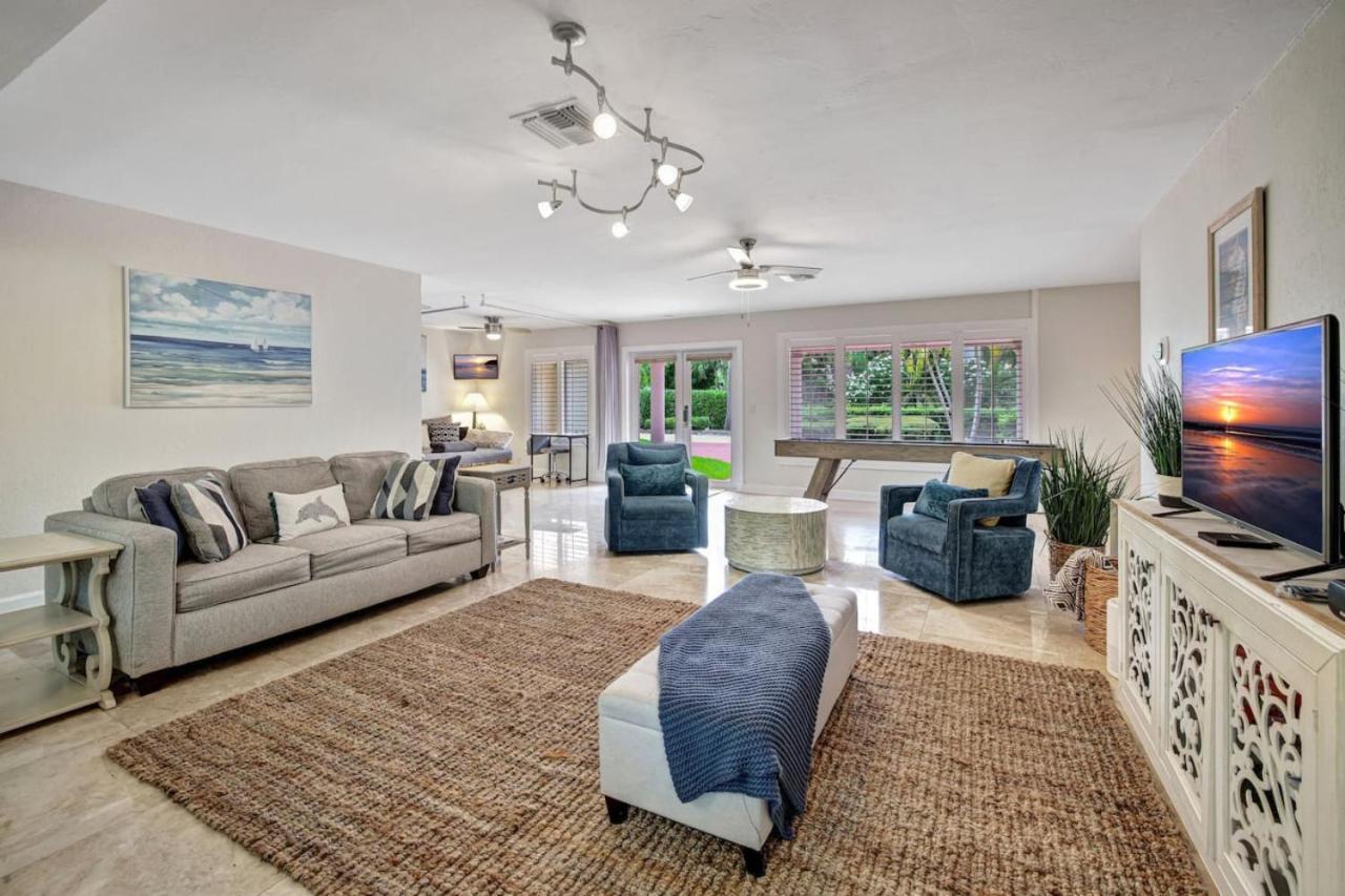 Stylish 2br 3ba With Heated Pool Walkable Holiday home