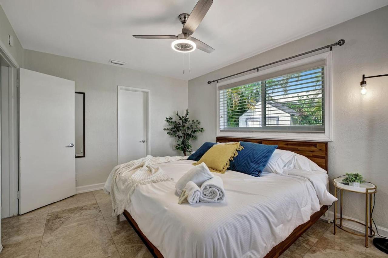 Holiday home Stylish 2br 3ba With Heated Pool Walkable