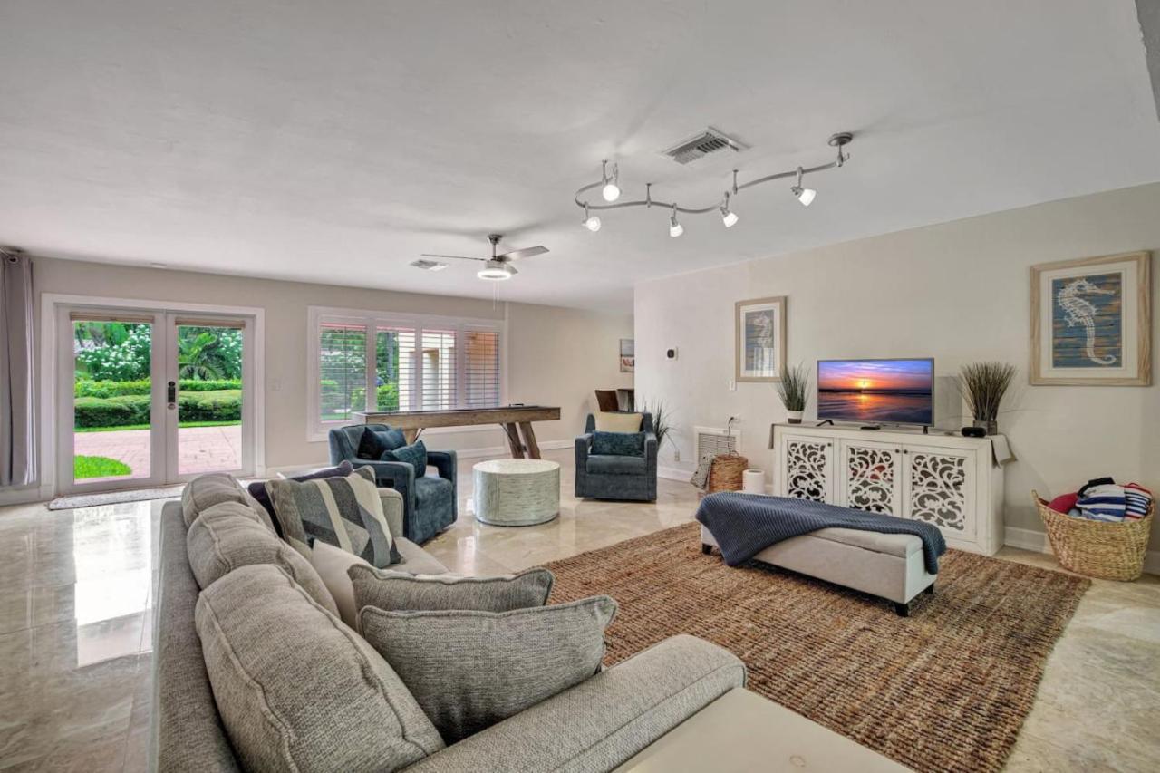Stylish 2br 3ba With Heated Pool Walkable