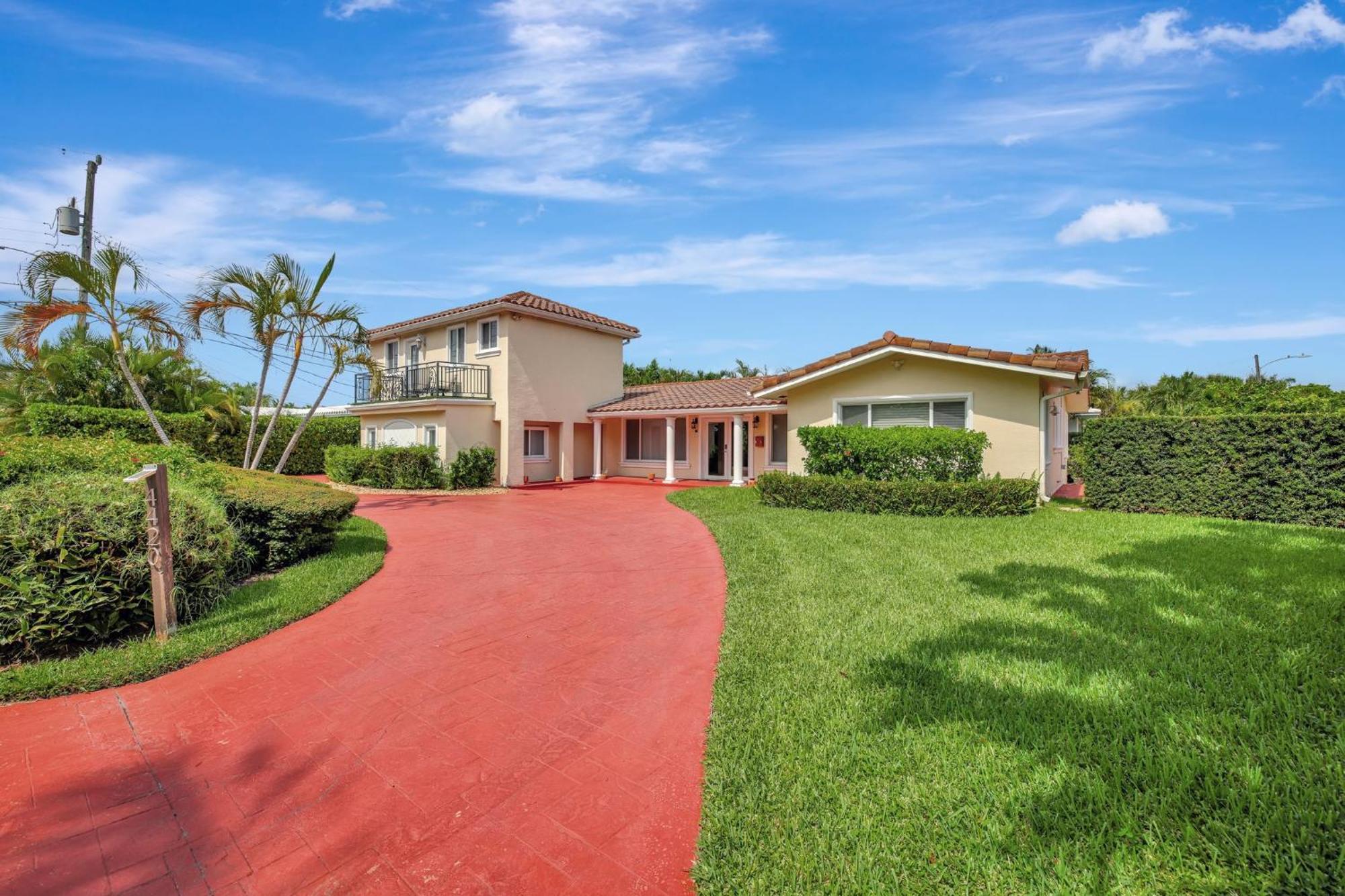 Stylish 2br 3ba With Heated Pool Walkable Holiday home Fort Lauderdale