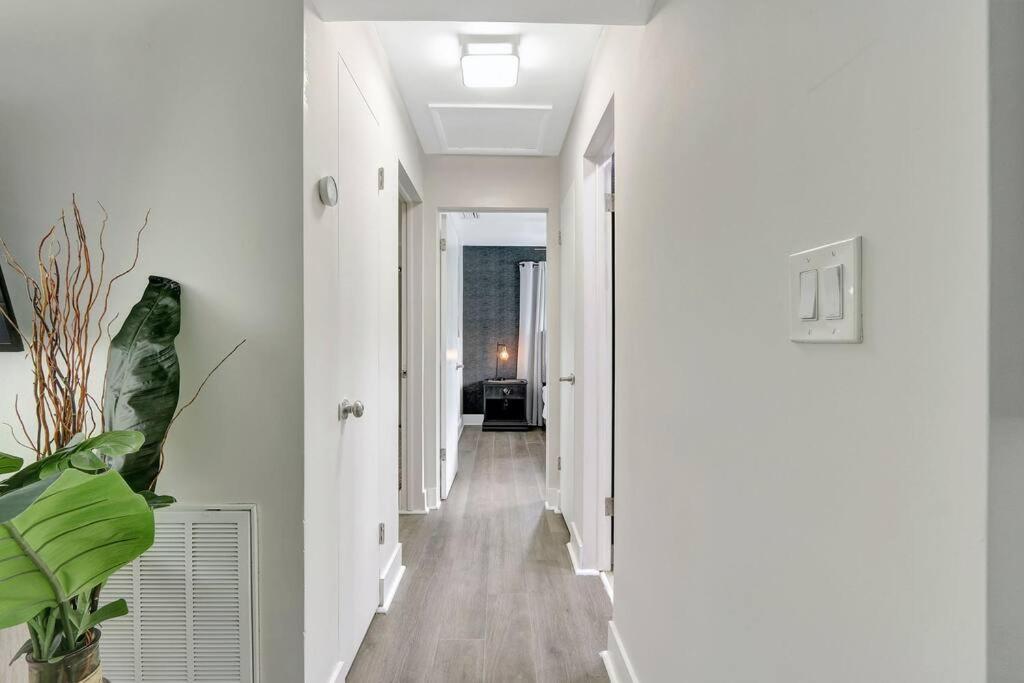 3br 2ba With Pool Near Nightlife And Beach!
