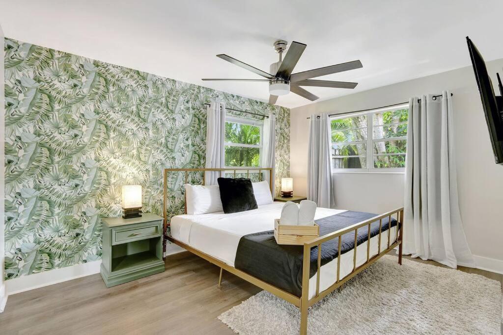 3br 2ba With Pool Near Nightlife And Beach! *