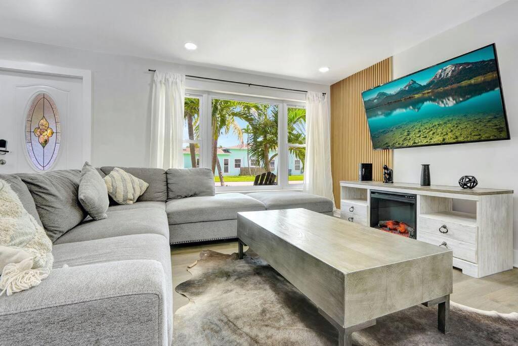 3br 2ba With Pool Near Nightlife And Beach! Fort Lauderdale