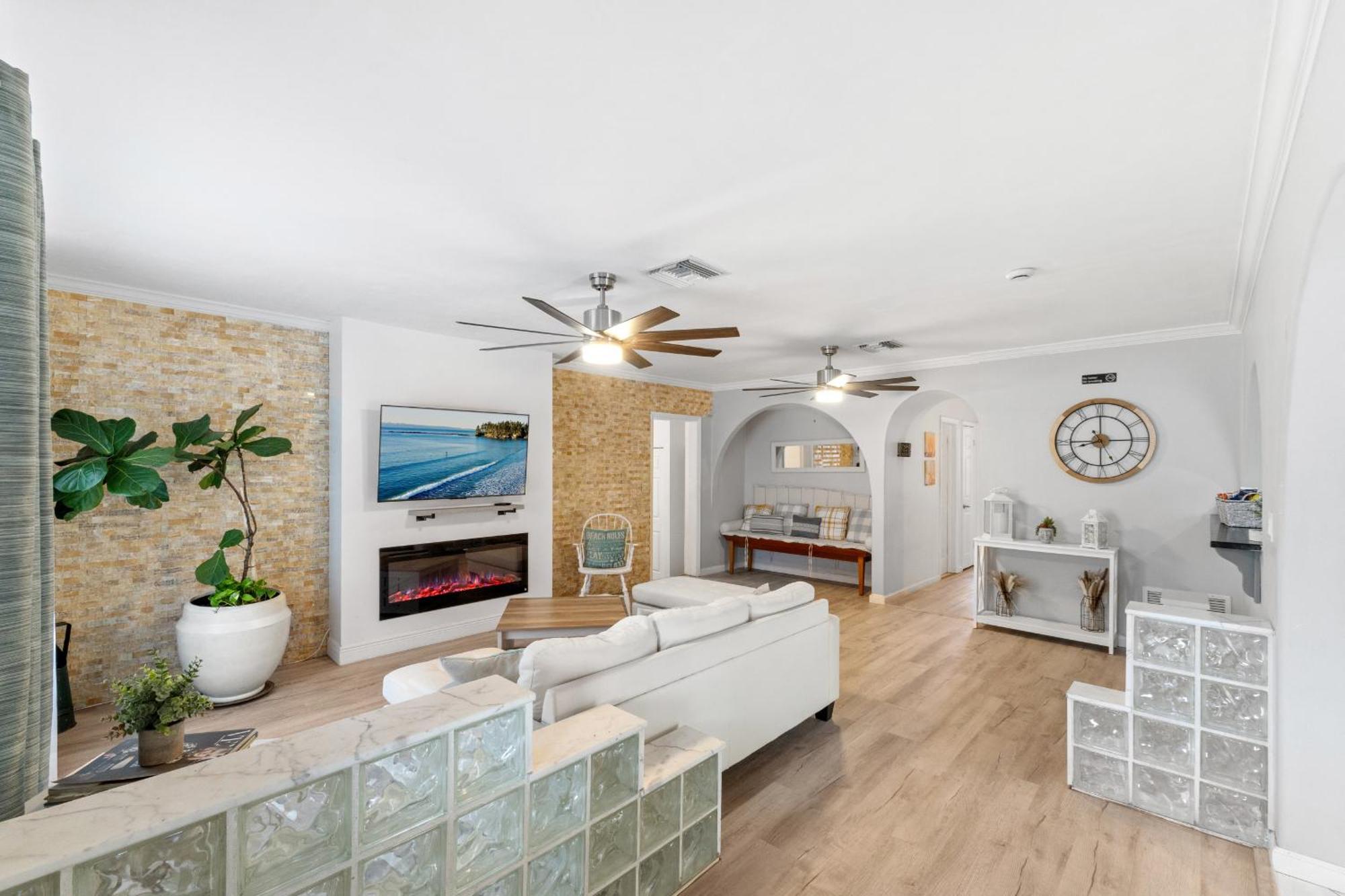 Spacious 4br, 5 Min Chase Stadium, Pool & Jacuzzi Holiday home