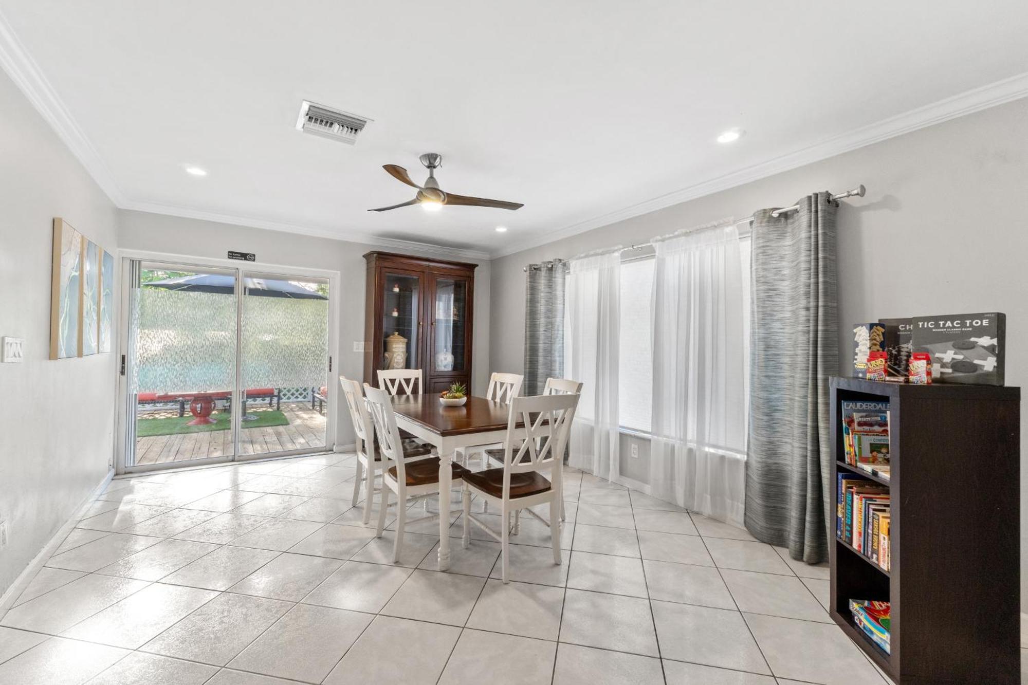 Holiday home Spacious 4br, 5 Min Chase Stadium, Pool & Jacuzzi Fort Lauderdale