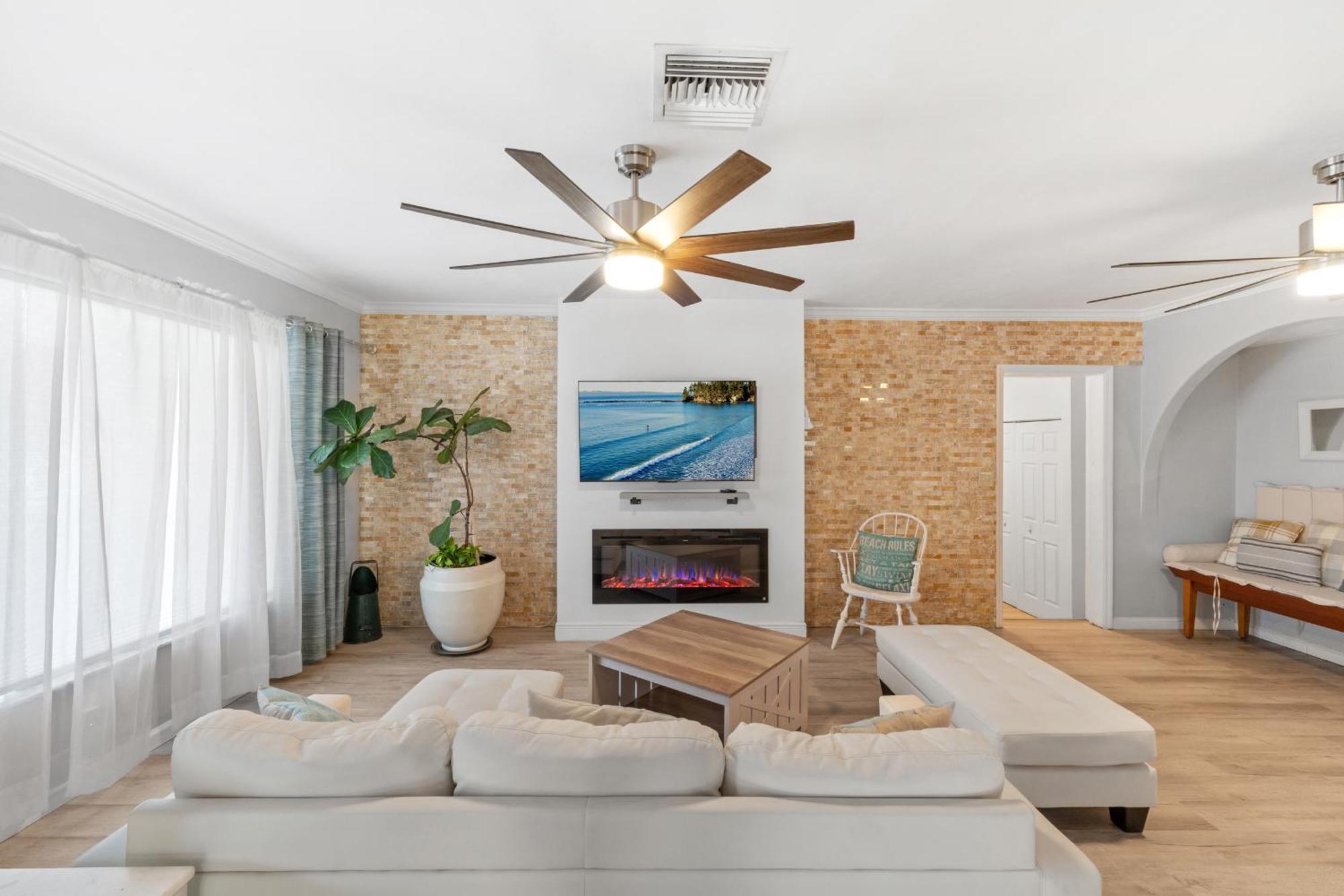 Spacious 4br, 5 Min Chase Stadium, Pool & Jacuzzi Fort Lauderdale