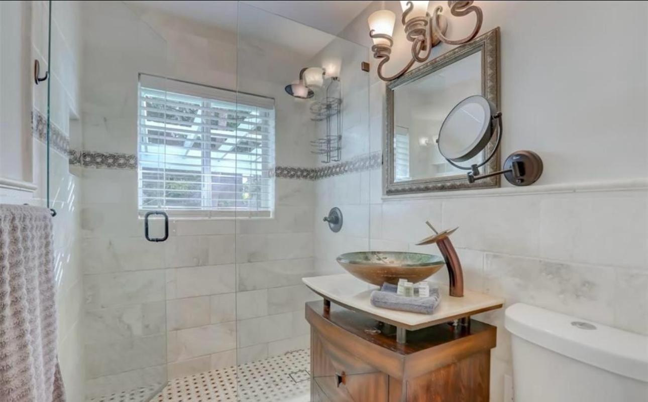 Cozy In Ft Lauderdale With A Heated Pool Holiday home