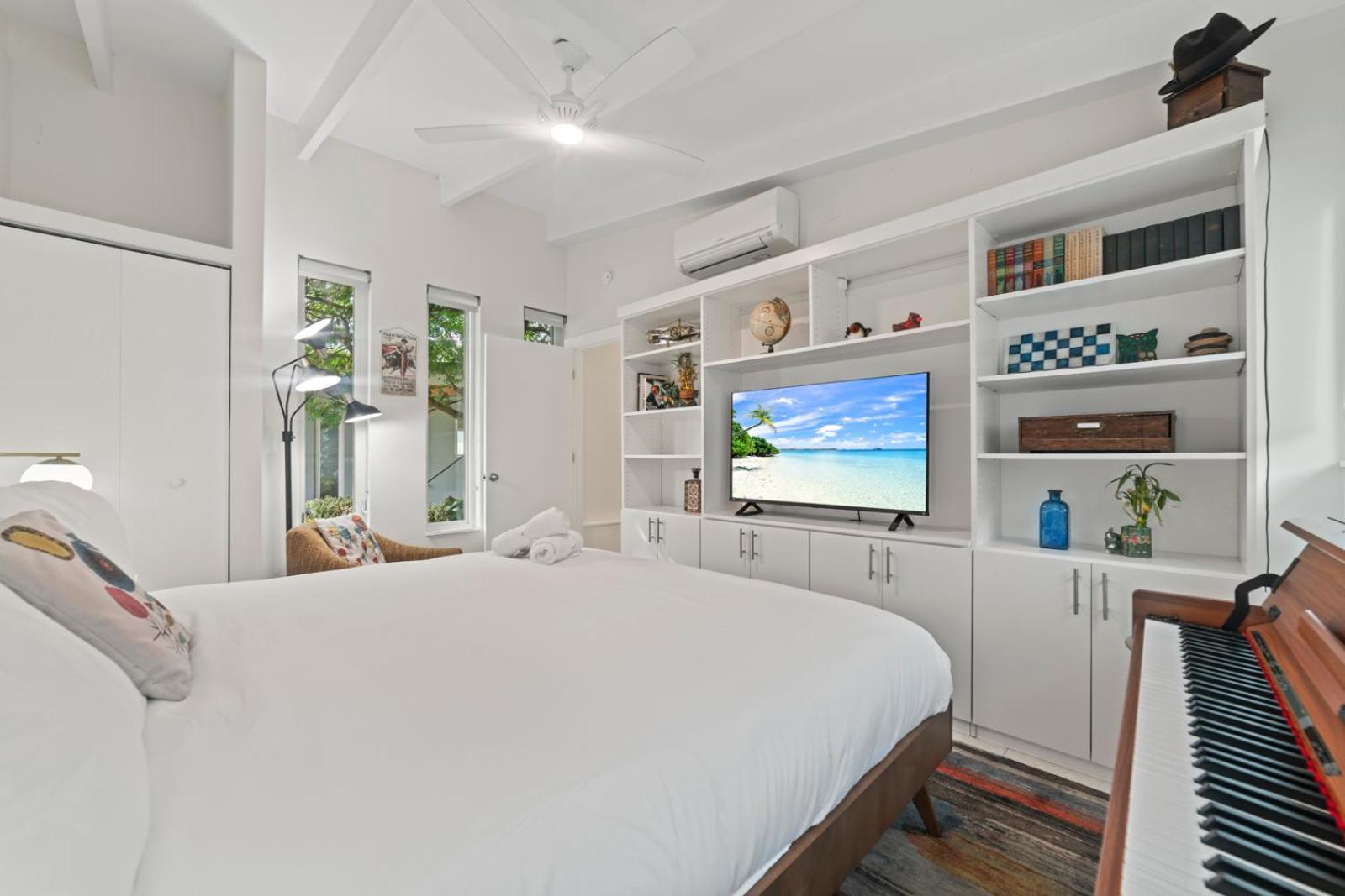 Villa Waterfront With In-law And Stunning Pool