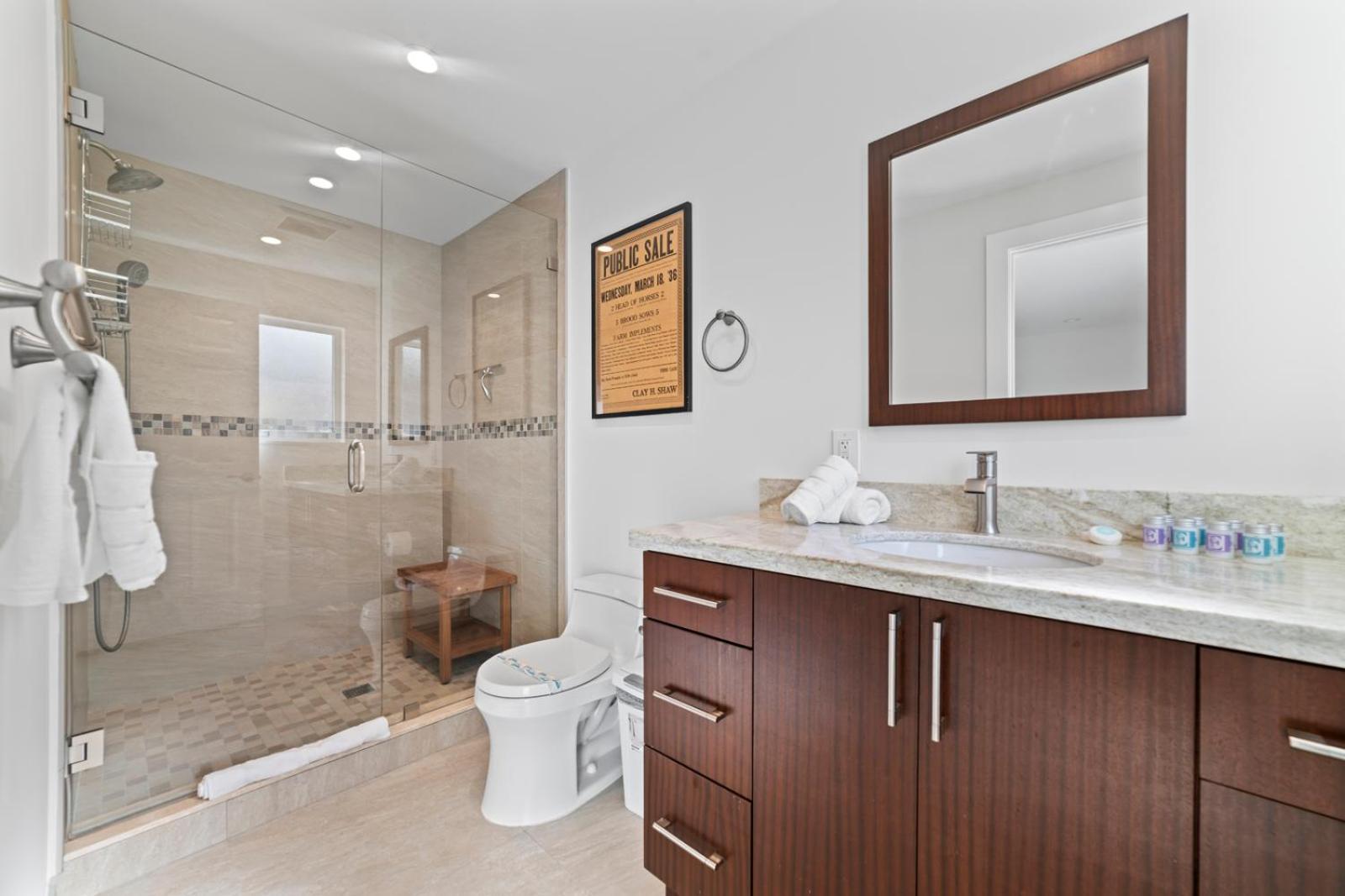 Villa Waterfront With In-law And Stunning Pool Fort Lauderdale