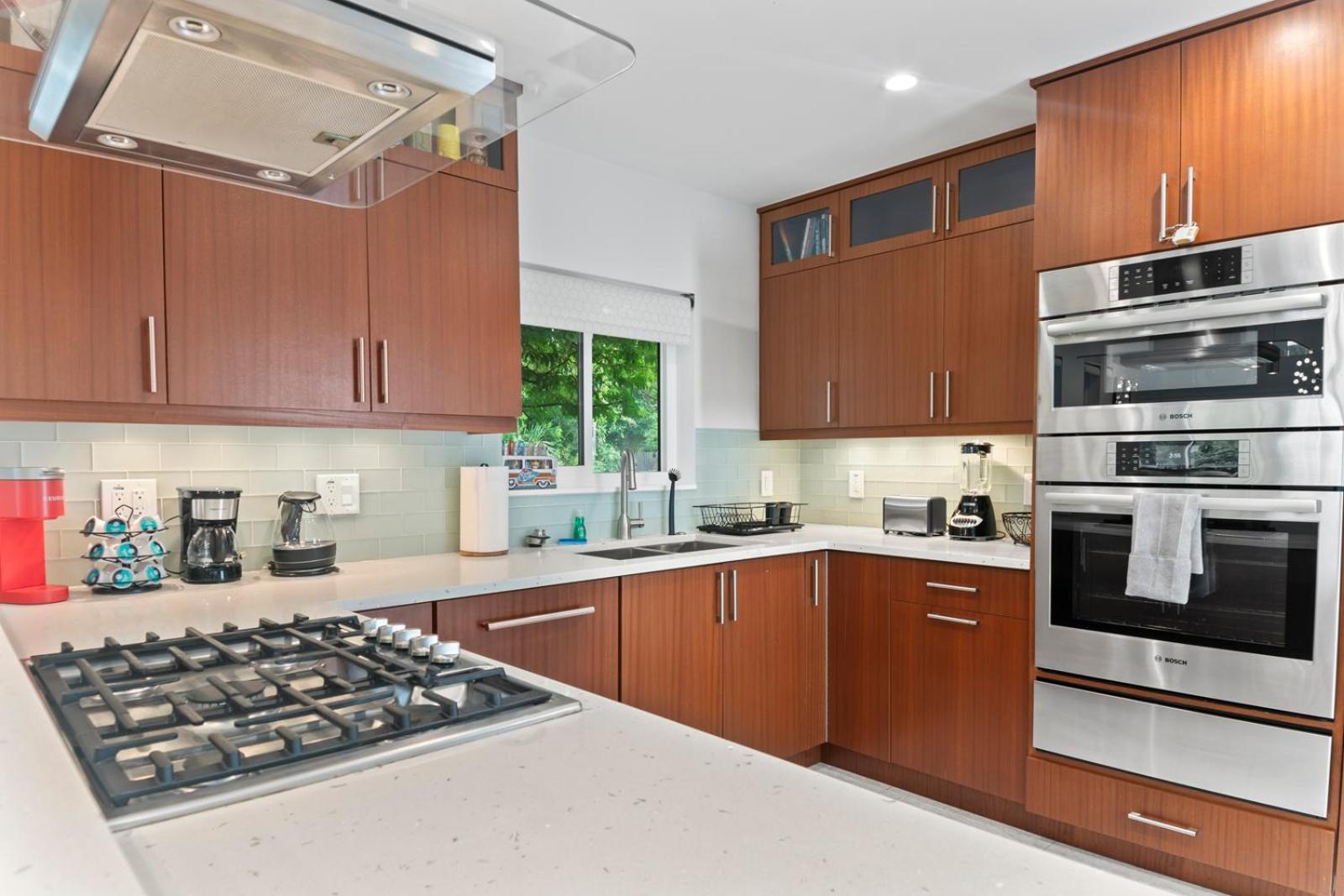 Waterfront With In-law And Stunning Pool Fort Lauderdale