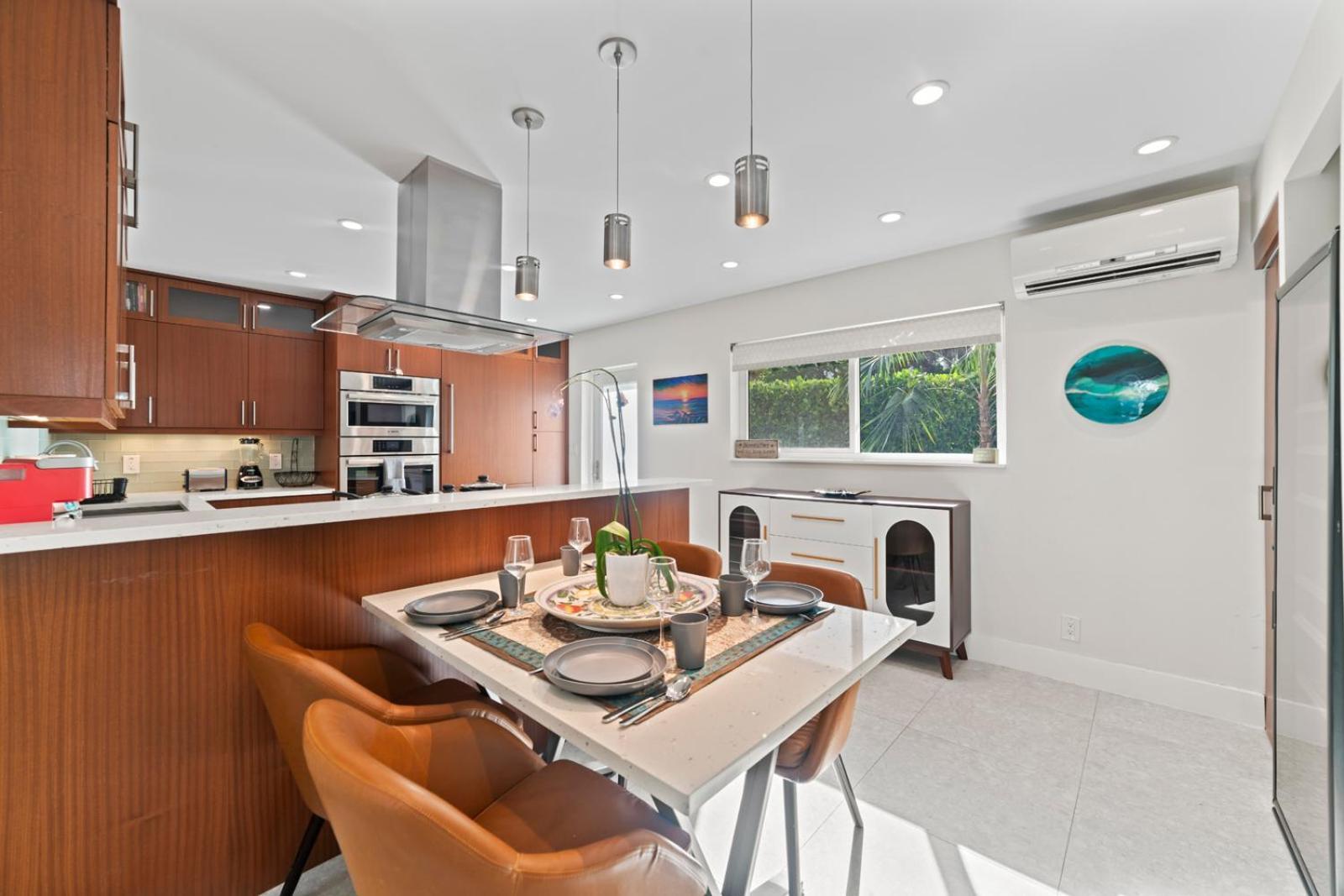 Villa Waterfront With In-law And Stunning Pool