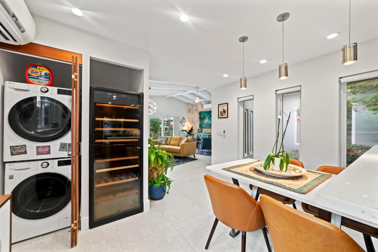 Waterfront With In-law And Stunning Pool Fort Lauderdale