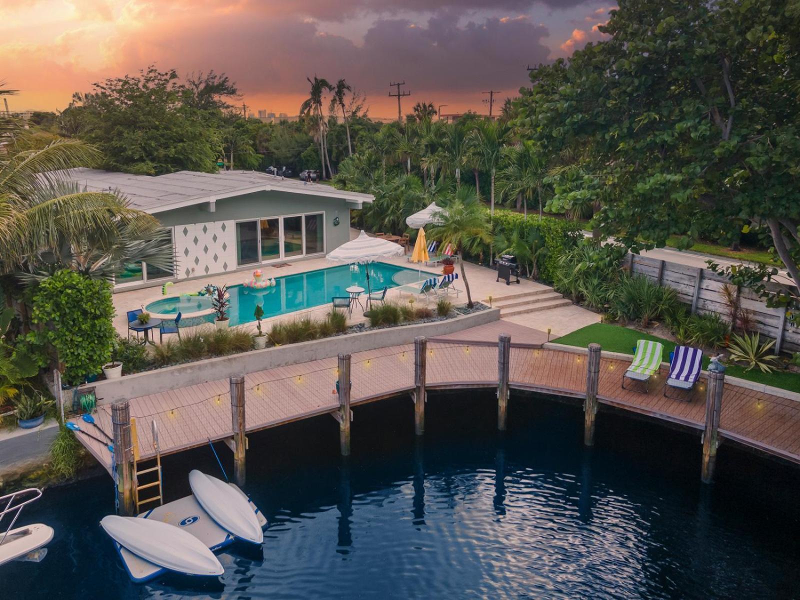 Villa Waterfront With In-law And Stunning Pool Fort Lauderdale