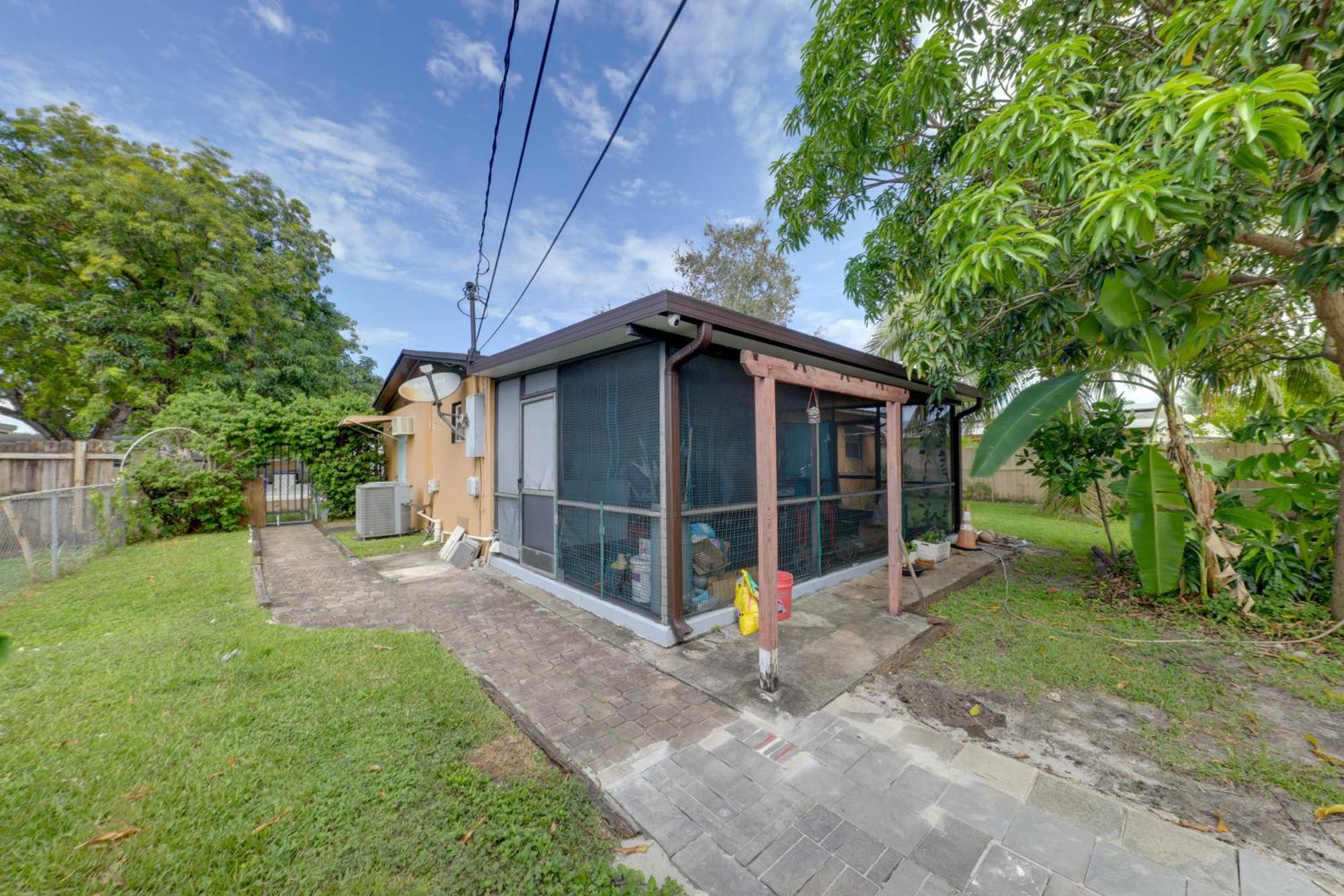 8 Mi To Pet-friendly Lauderdale Apartment *