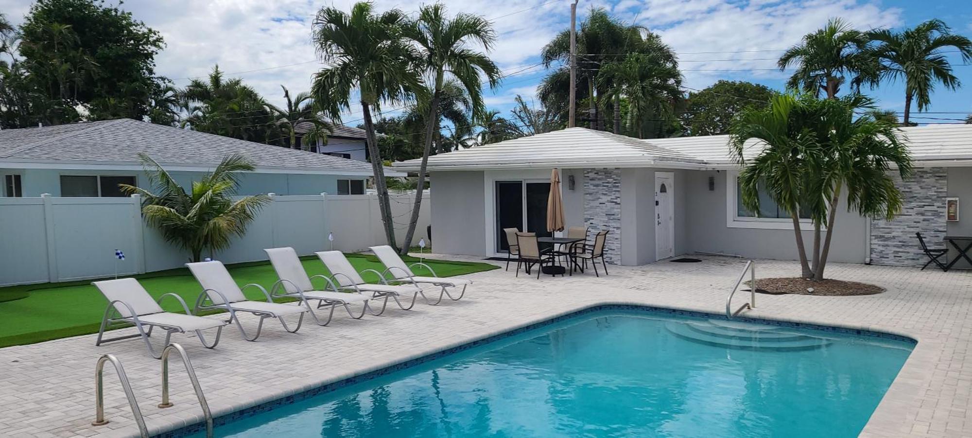 Apartment Cozy Getaway With Pool And Putting Unit 2 *