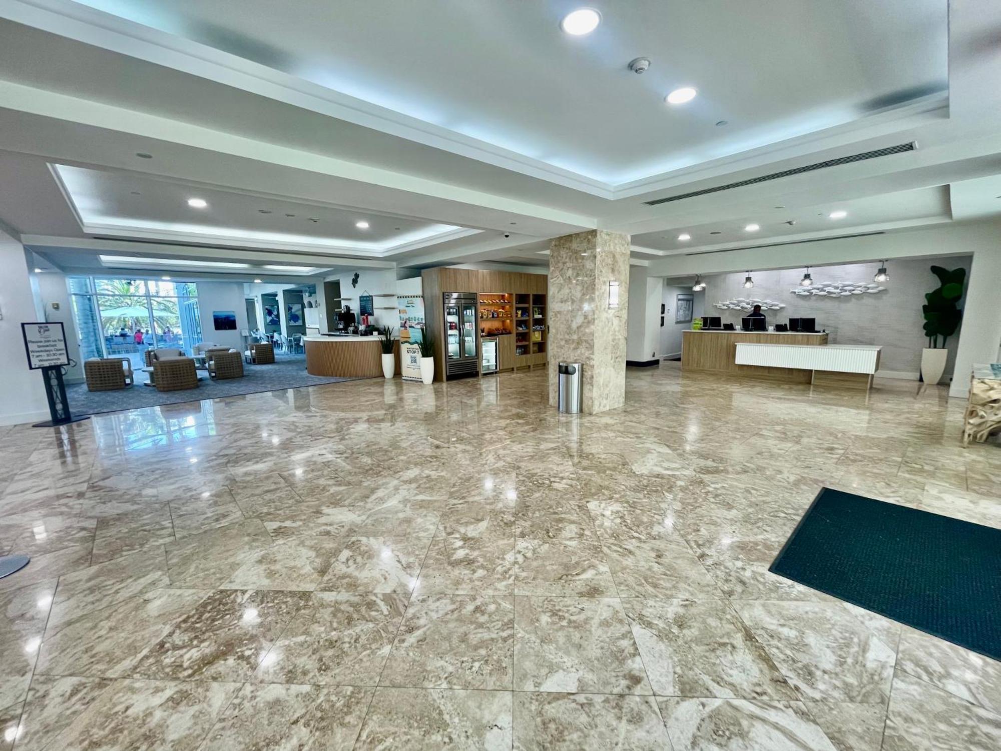 Apartment New Luxury Water Front