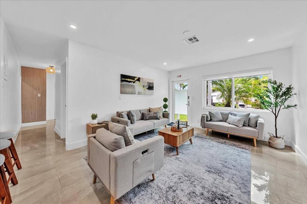Sunny Days Getaway, 5bd Heated Pool Family Home! *