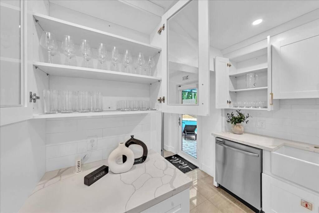 Sunny Days Getaway, 5bd Heated Pool Family Home! *