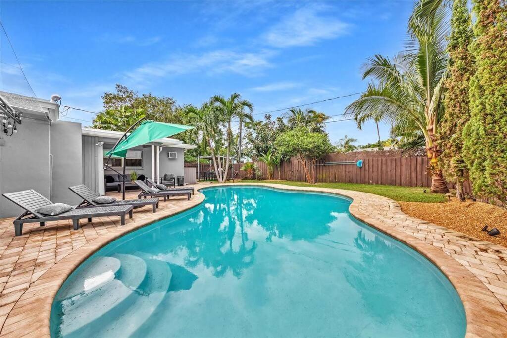 Sunny Days Getaway, 5bd Heated Pool Family Home! Fort Lauderdale