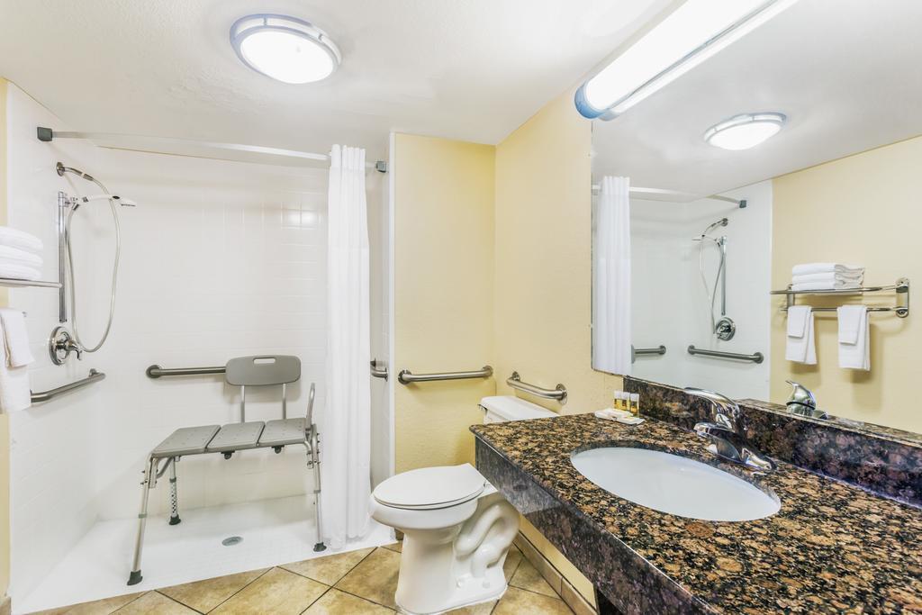 Days By Wyndham Lauderdale-oakland Park Airport N 2*