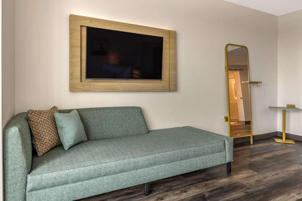 Cambria Lauderdale Hotel 3*