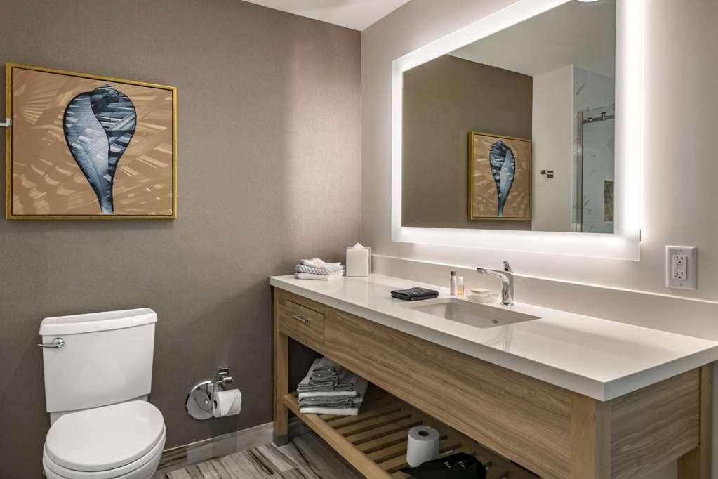 Hotel Cambria Lauderdale