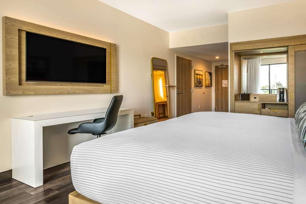 Hotel Cambria Lauderdale