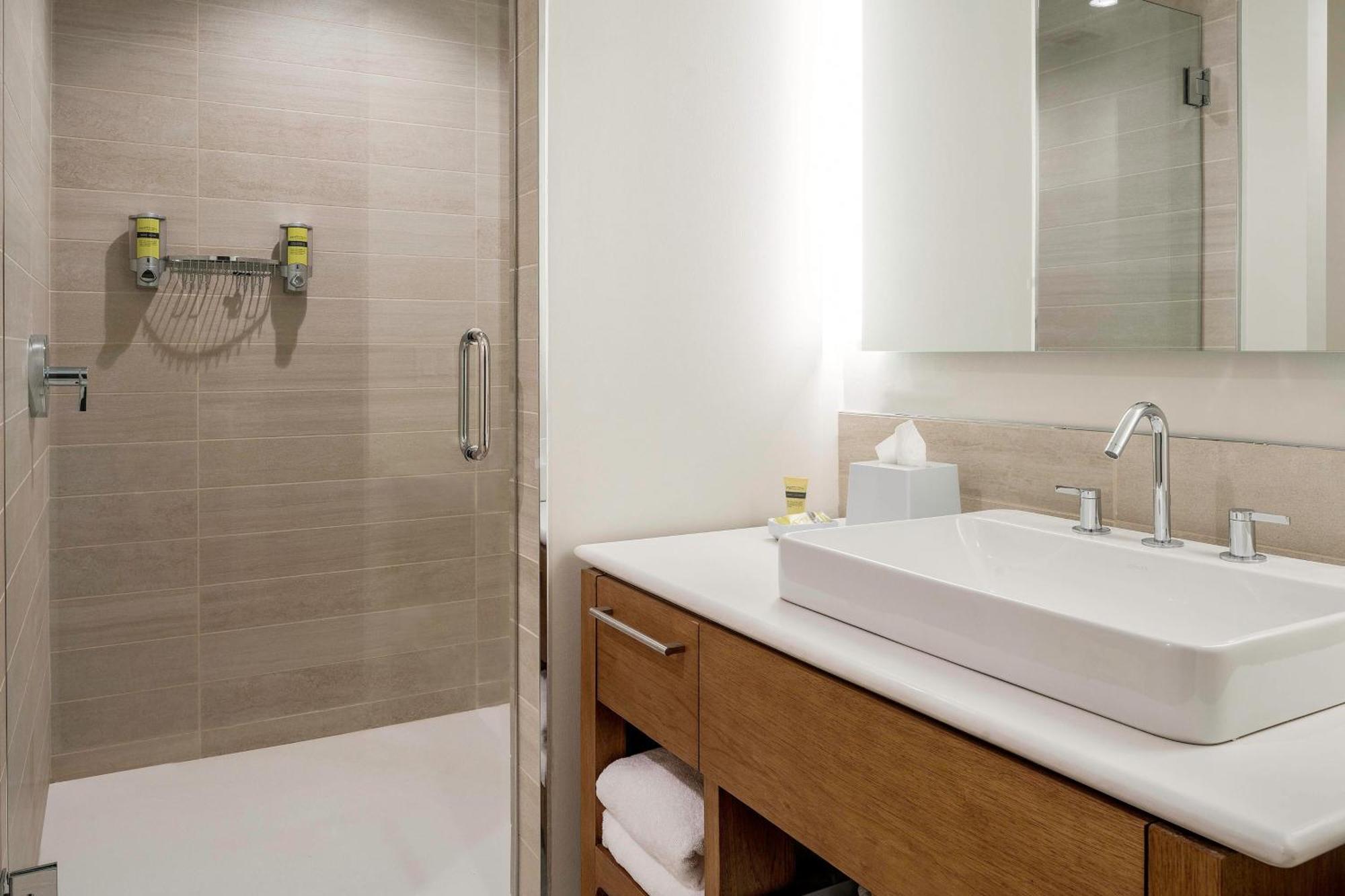Hotel Element Lauderdale Downtown 3*