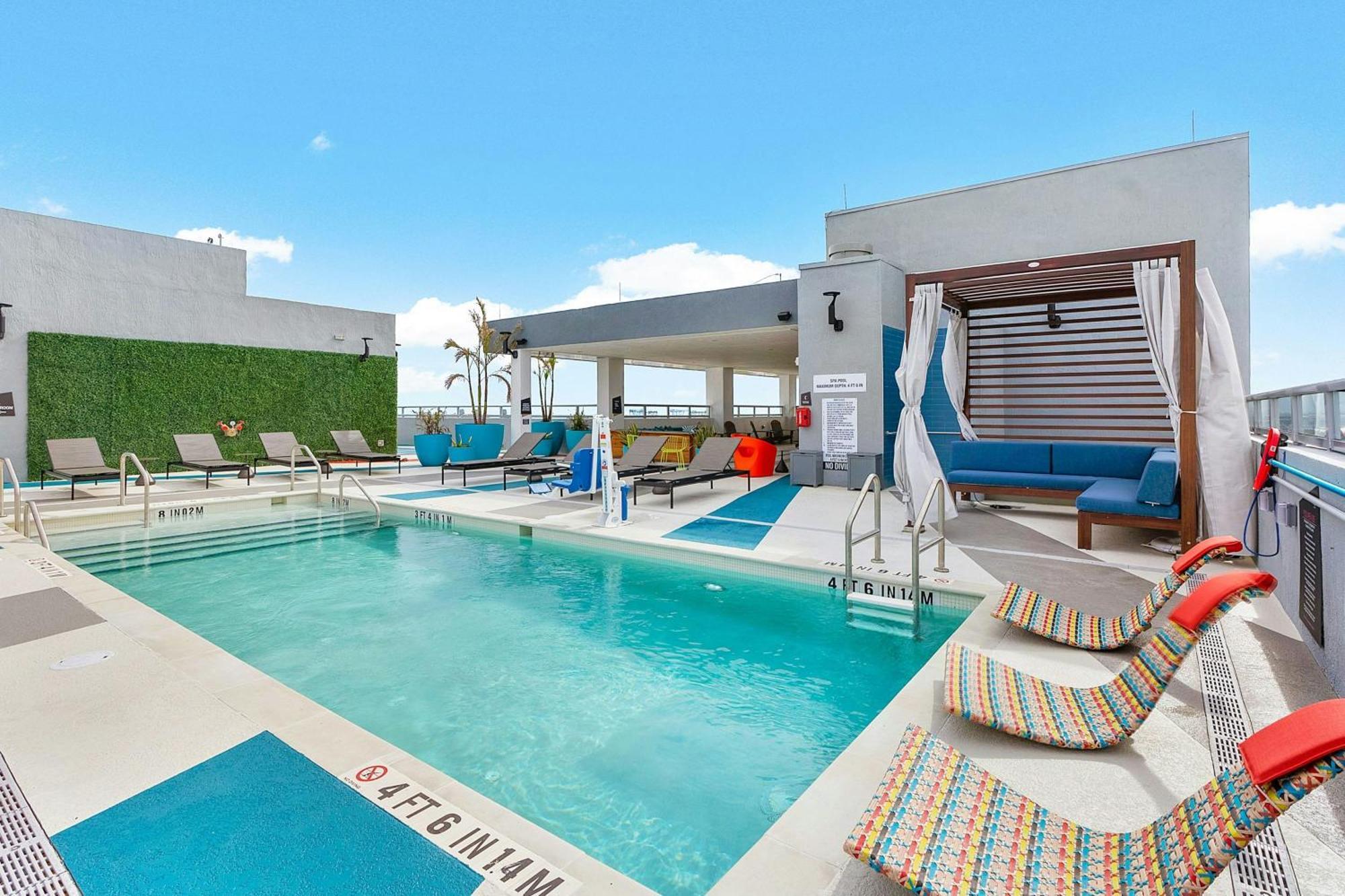 Aloft Lauderdale Airport & Cruise Port * Fort Lauderdale