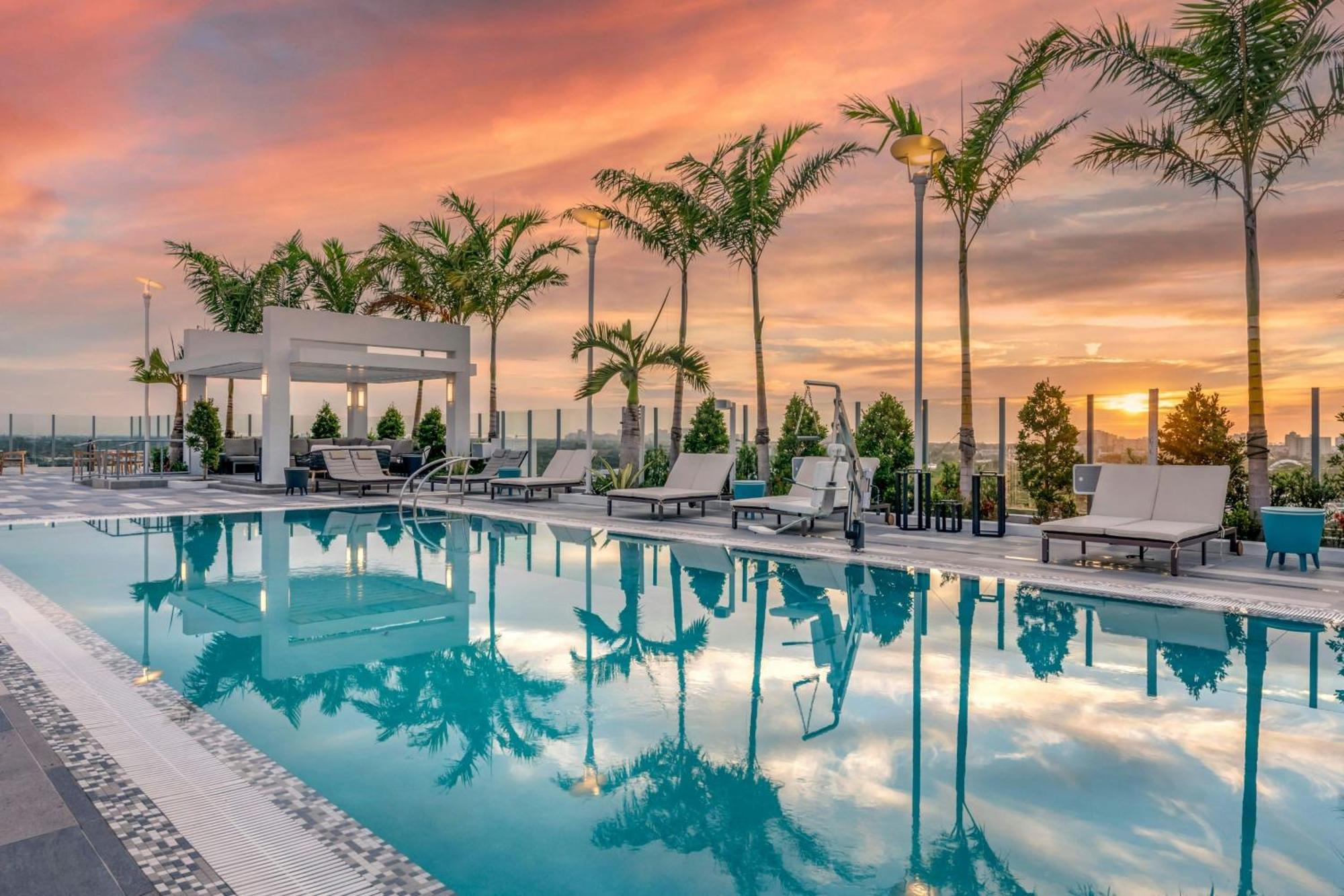 Courtyard By Marriott Lauderdale Downtown Hotel 3*