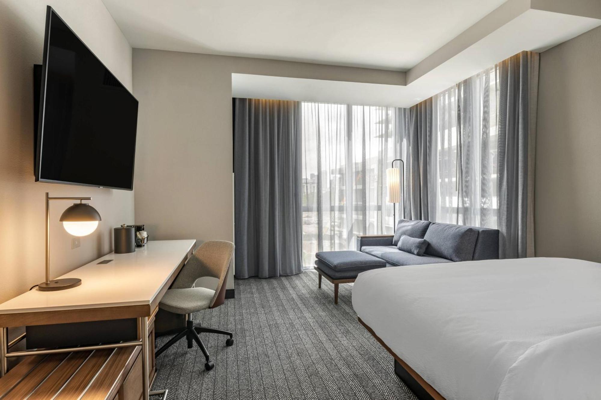 Courtyard By Marriott Lauderdale Downtown Hotel