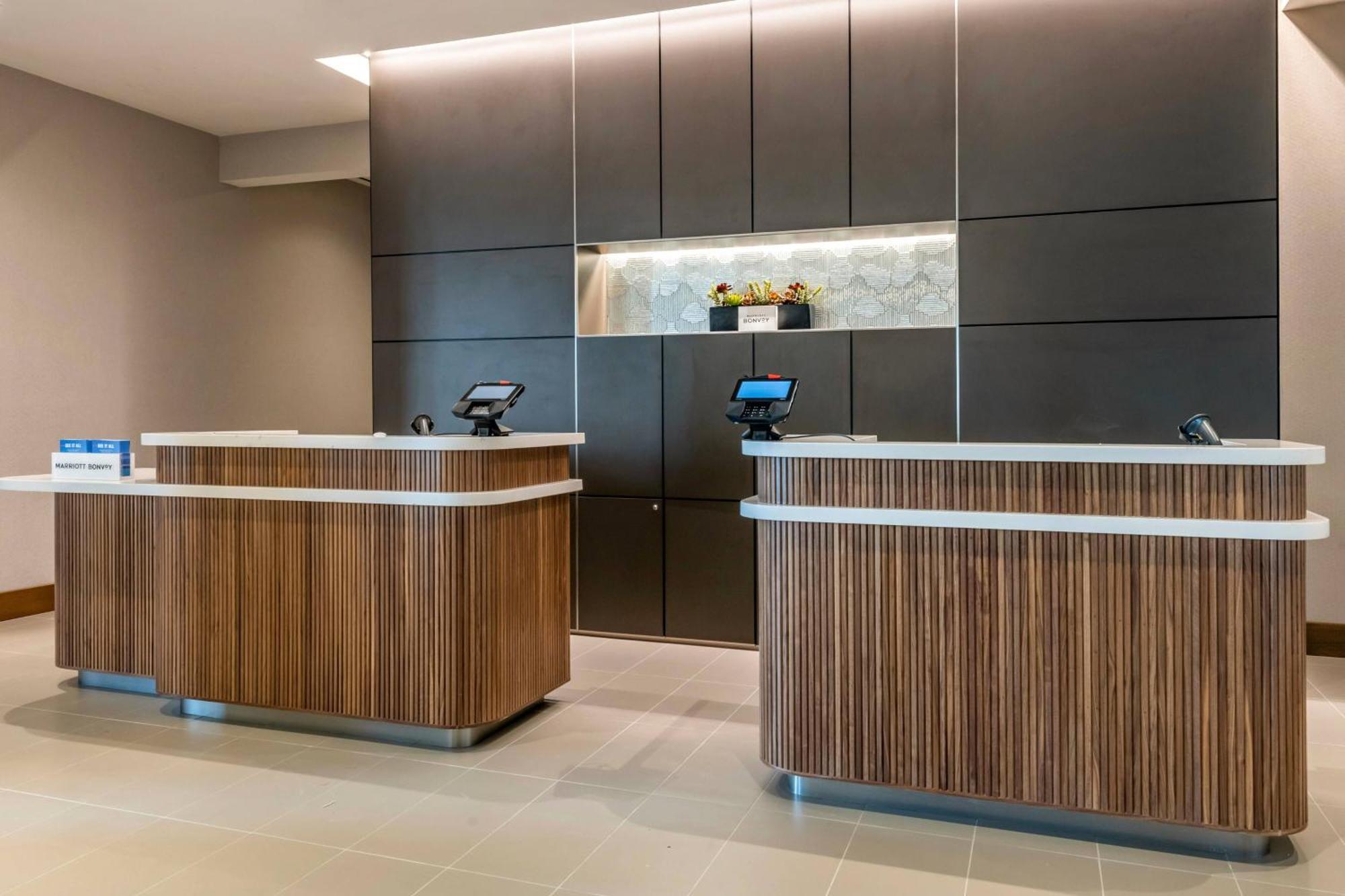 Hotel Courtyard By Marriott Lauderdale Downtown 3*