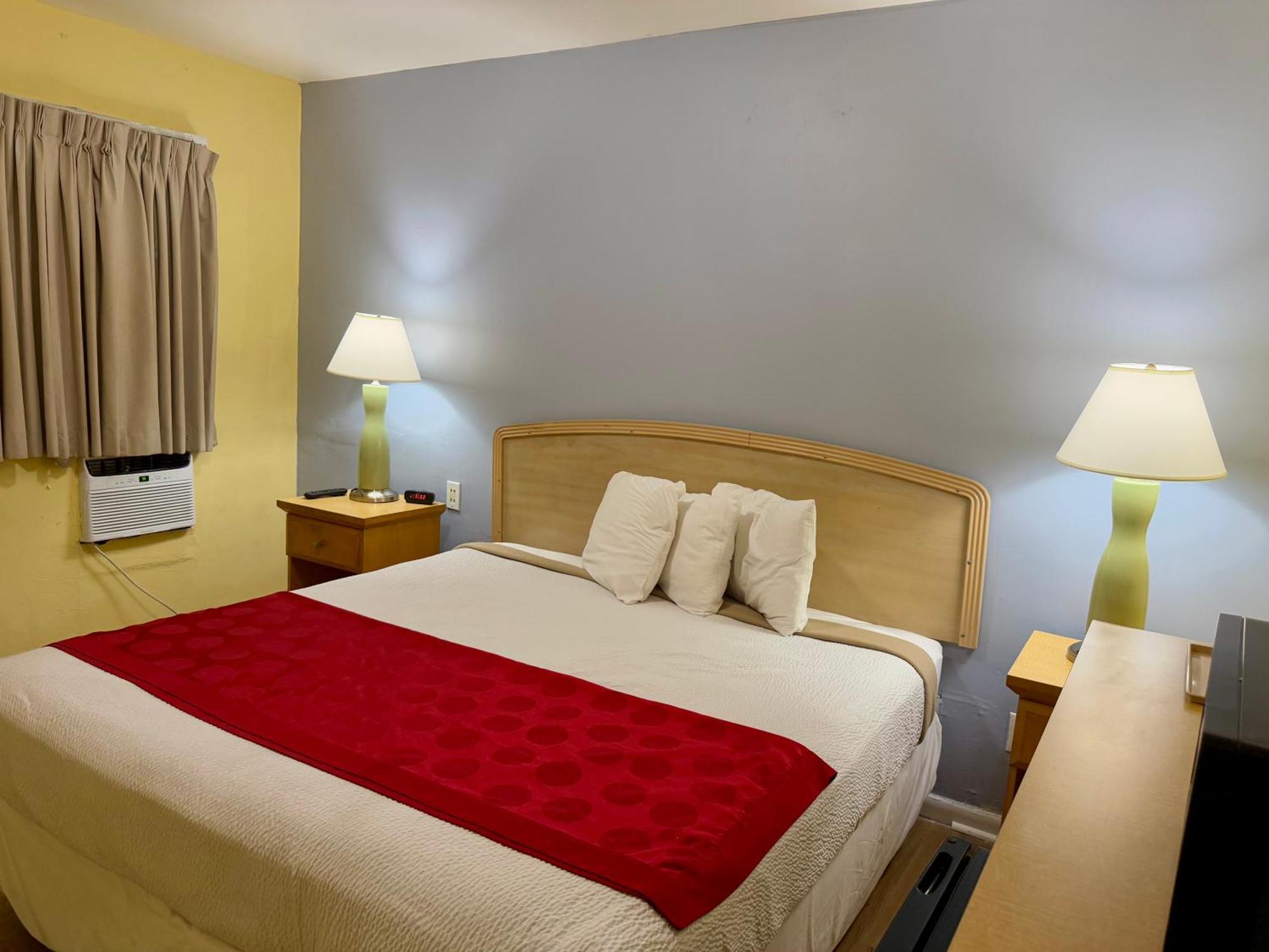 Crown Motel 2*