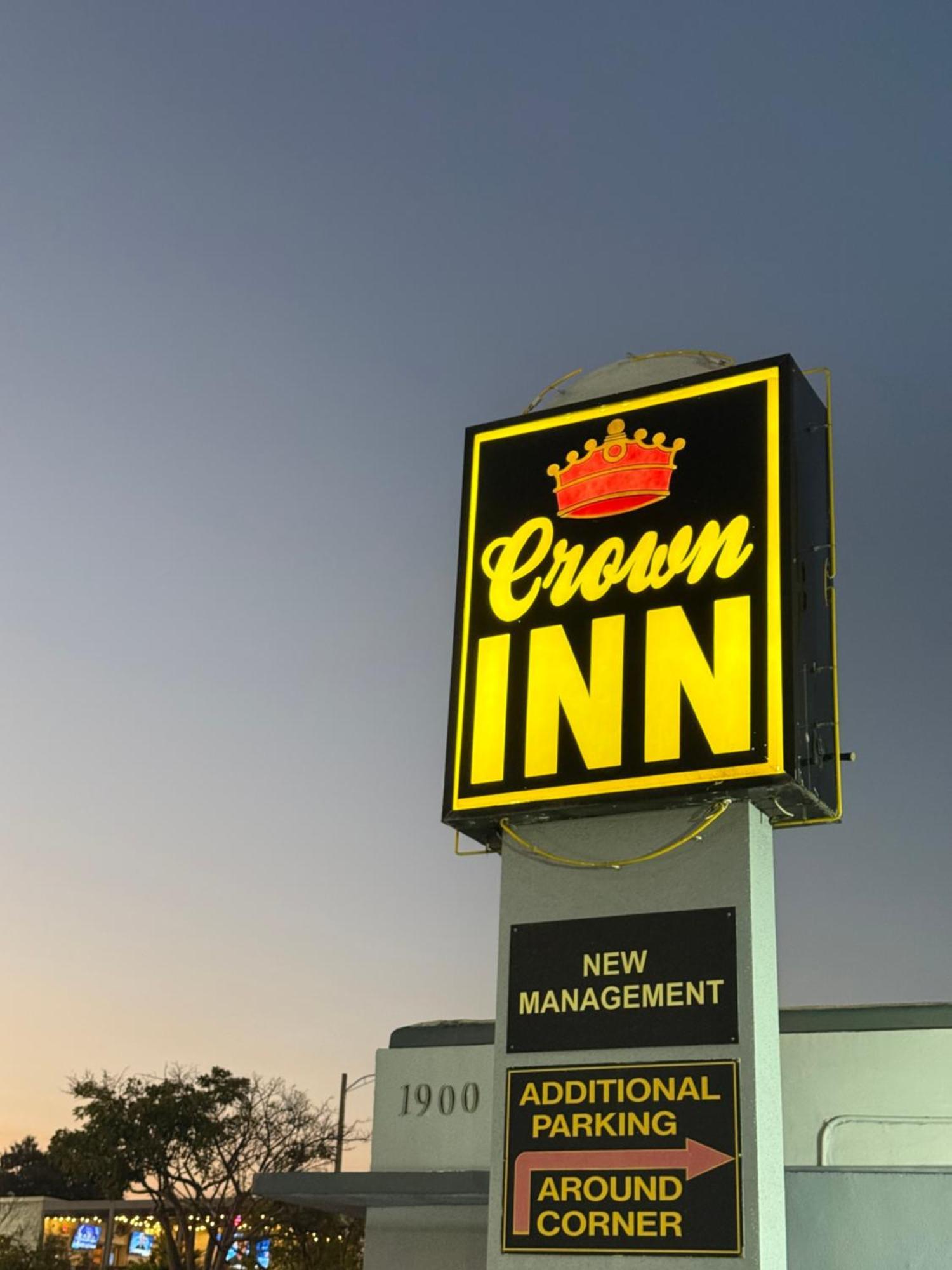 Crown Motel