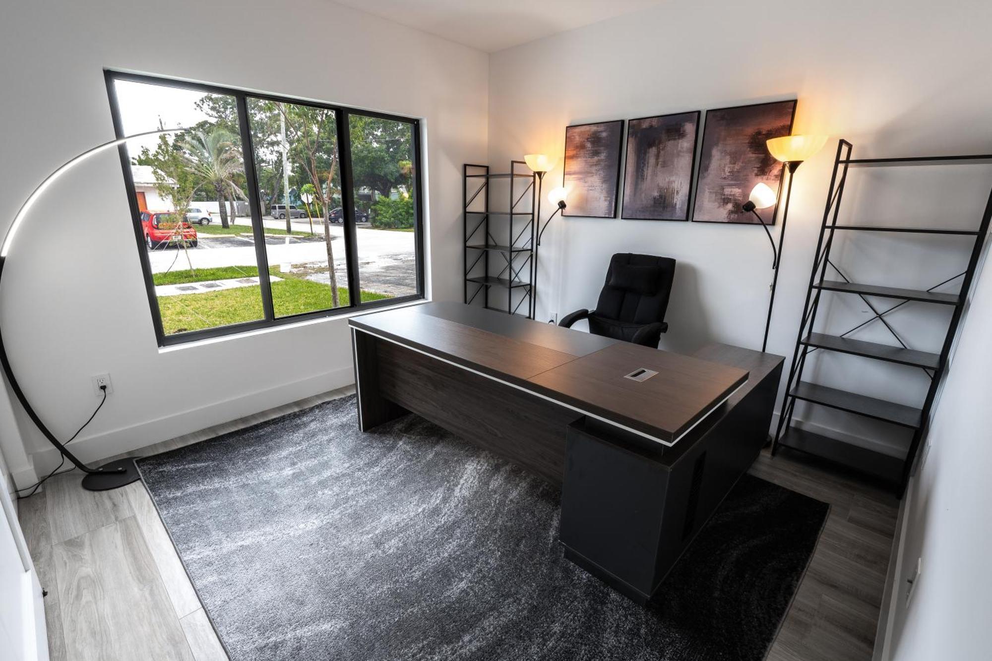 New Construction, Built-in Bbq, 3 Miles To Beaches Fort Lauderdale