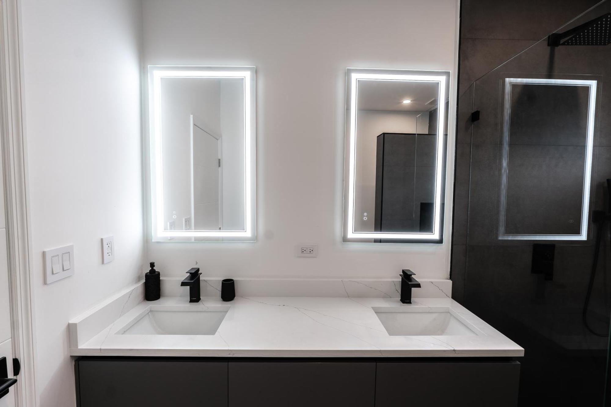 Apartment New Construction, Built-in Bbq, 3 Miles To Beaches Fort Lauderdale