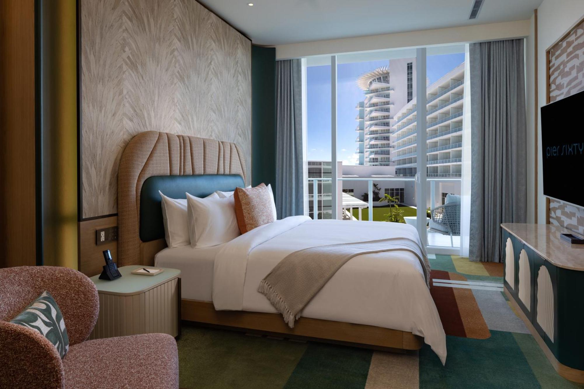 Hotel Pier Sixty-six 5*