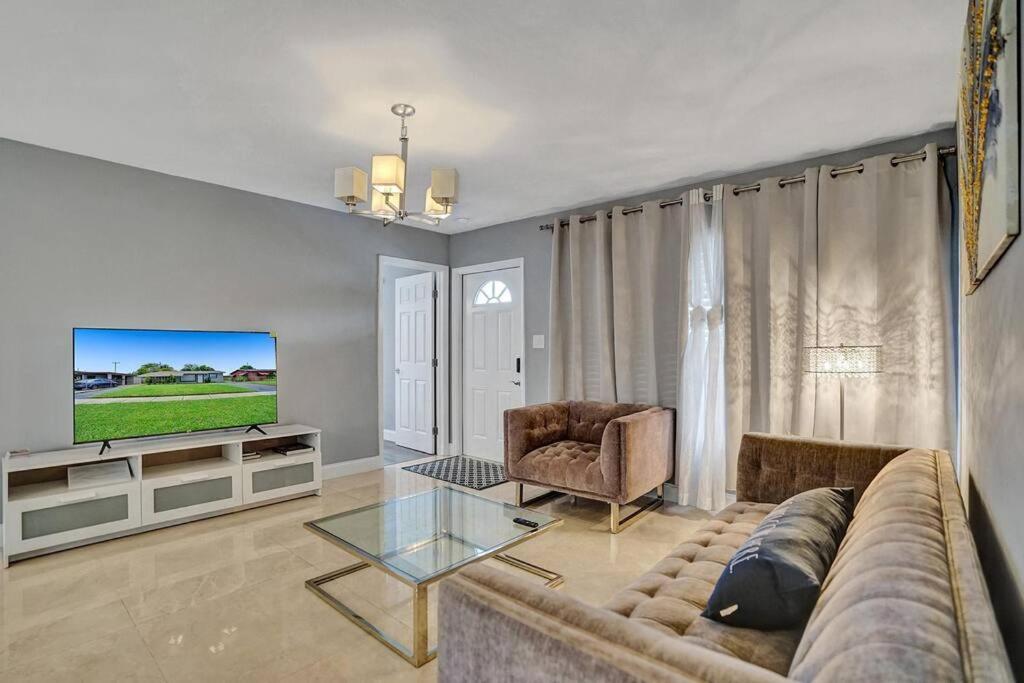 Holiday home Luxury 3bd/2ba Near & Olas Fort Lauderdale