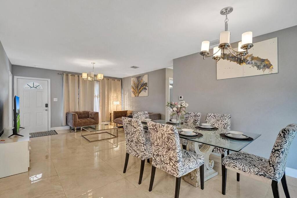 Luxury 3bd/2ba Near & Olas Holiday home Fort Lauderdale