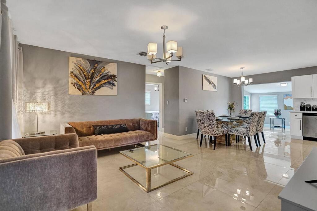 Luxury 3bd/2ba Near & Olas