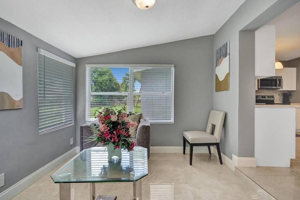 Holiday home Luxury 3bd/2ba Near & Olas